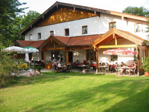 Gasthof Zum Ott Staudach-Egerndach Exterior foto